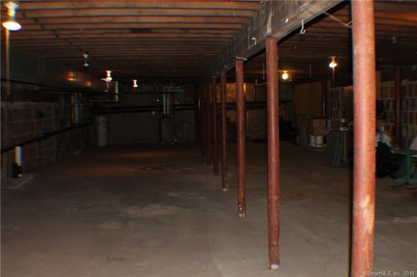 9 N Main St, Enfield, CT 06082